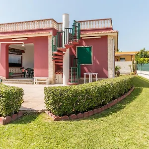 Red House Near The Sandy Beach, Parking & Wi-fi Avola